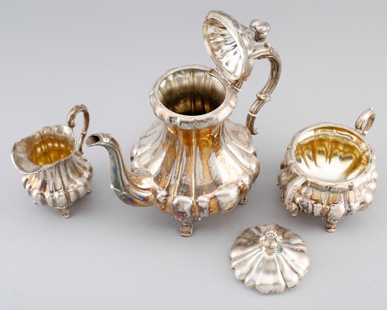 KAFFESERVIS, 3 delar, silver, rokokostil, 1930. Total vikt ca 1196 g.