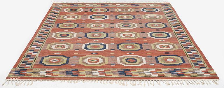 Märta Måås-Fjetterström, a 'Röda Åttan', flat weave, c. 285 x 215 cm, signed AB MMF.