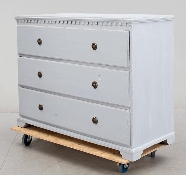 BYRÅ, gustaviansk stil, omkr 1900.