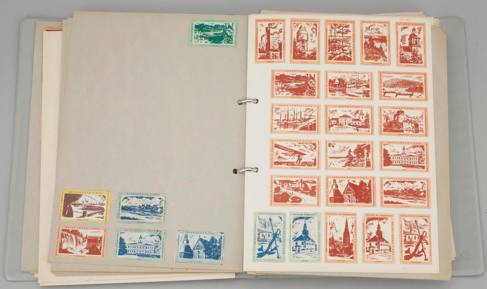 TÄNDSTICKSETIKETTER I ALBUM. ca 200-300. 1900-talets första hälft.