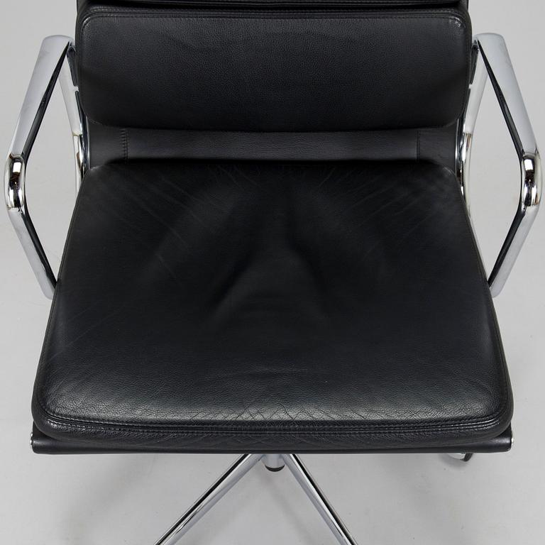 Charles & Ray Eames, A 21st Century "Soft Pad Chair EA 219, high backrest" office chair, Vitra.