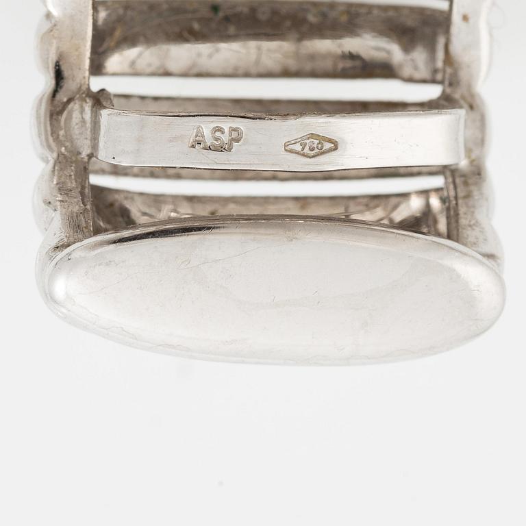 Ett par örhängen 18K vitguld.