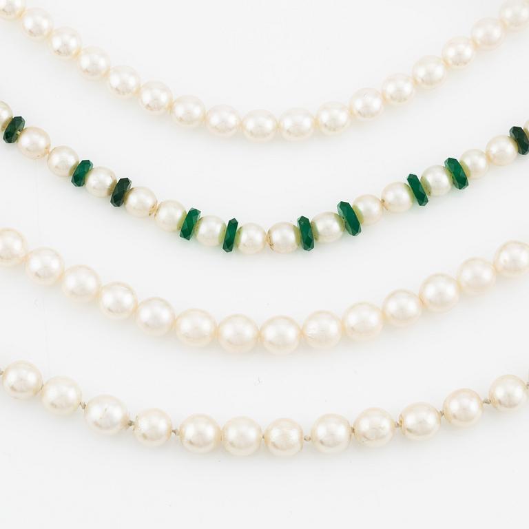 Four necklaces with cultured pearls and chrysoprase.