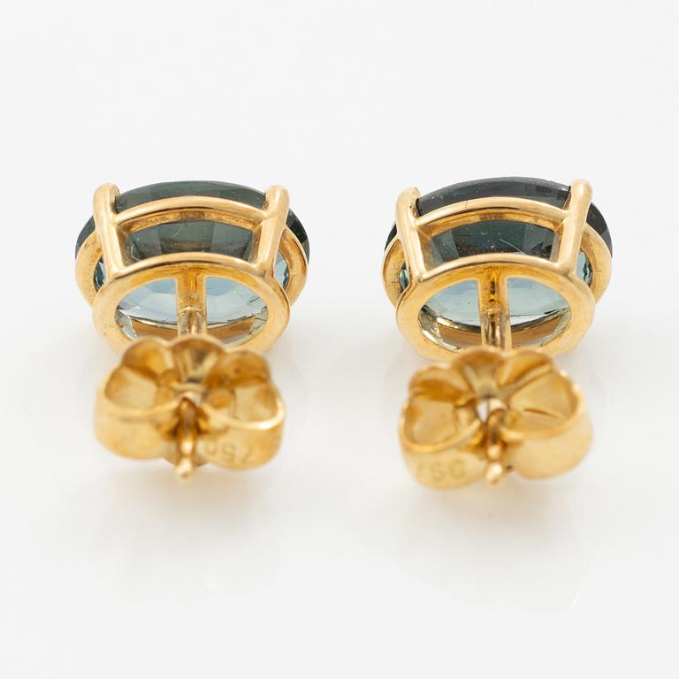 Earrings, a pair, 18K gold with green sapphires.
