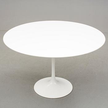 BORD, "Tulip", Eero Saarinen för Knoll International, 2000-tal.