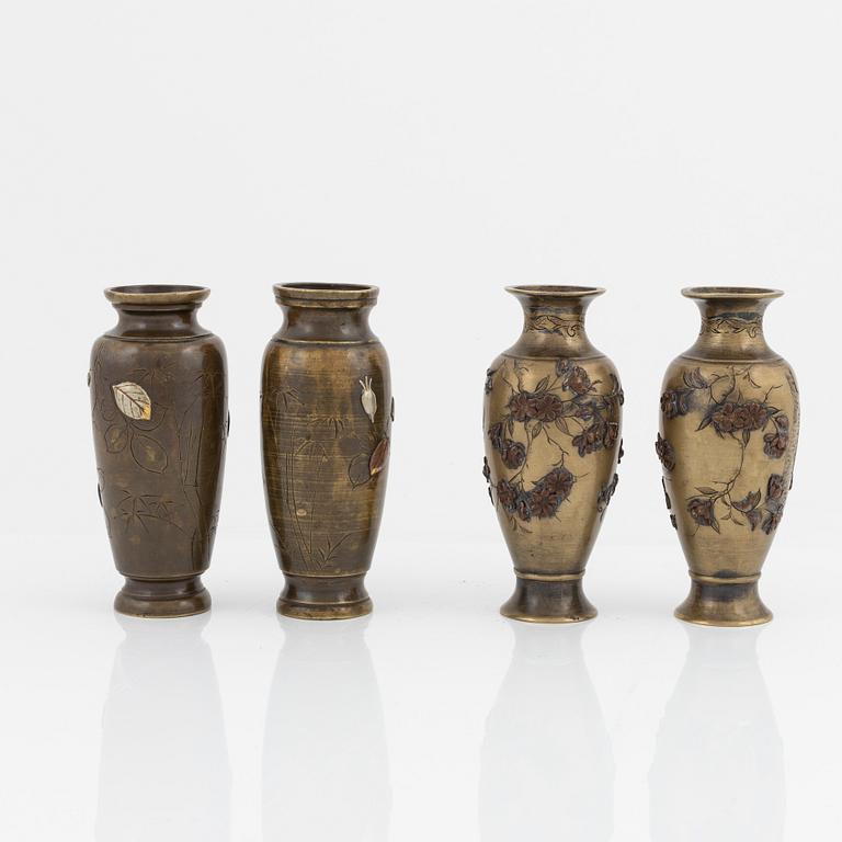 Two pairs of bronze vases, Japan, Meiji (1868-1912).