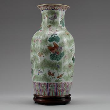VAS, porslin, Kina 1800-tal.