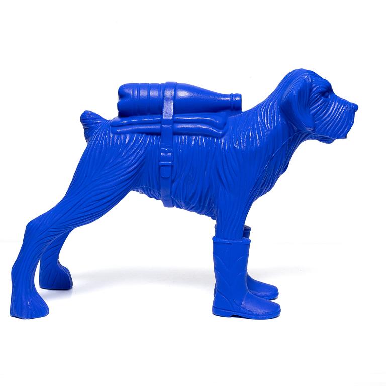 William Sweetlove, "Cloned Schnauzer with water bottle". (Blue).