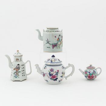 A set of four Chinese tea pots, 18/20th Century.