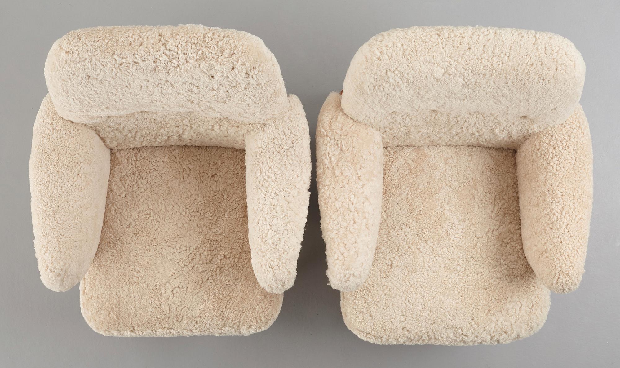 Svante Skogh, a pair of Swedish Modern easy chairs "model 827",  Gemla AB Diö, Sweden 1950's.