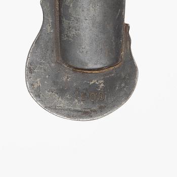 A Swedish officer's sabre, end of the 19th century, with scabbard.