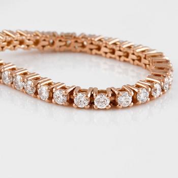 ARMBAND, 18K roséguld med briljantslipade diamanter ca 2.99 ct. Vikt 9,9 gram.