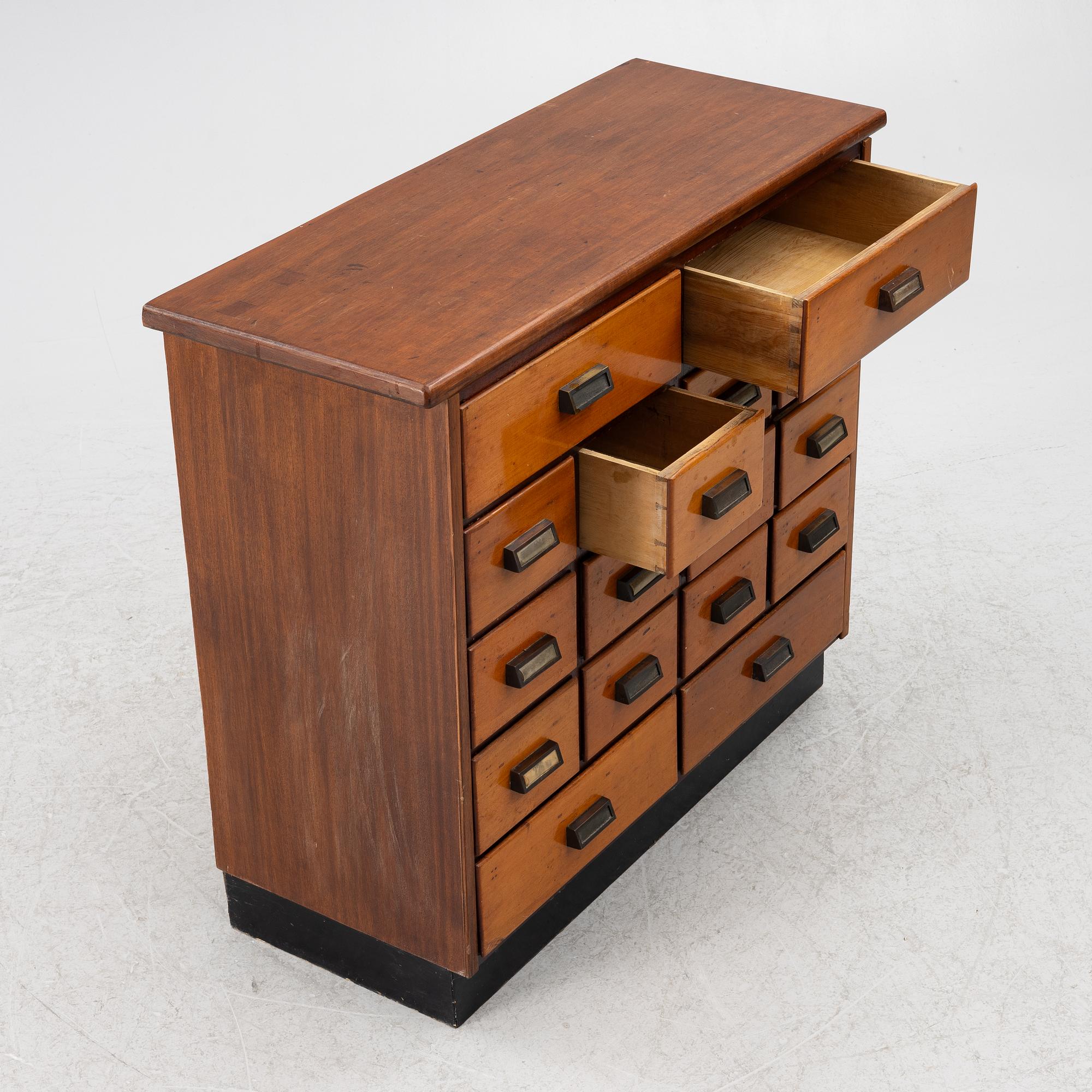 A chest of drawers, first half of the 20th Century.