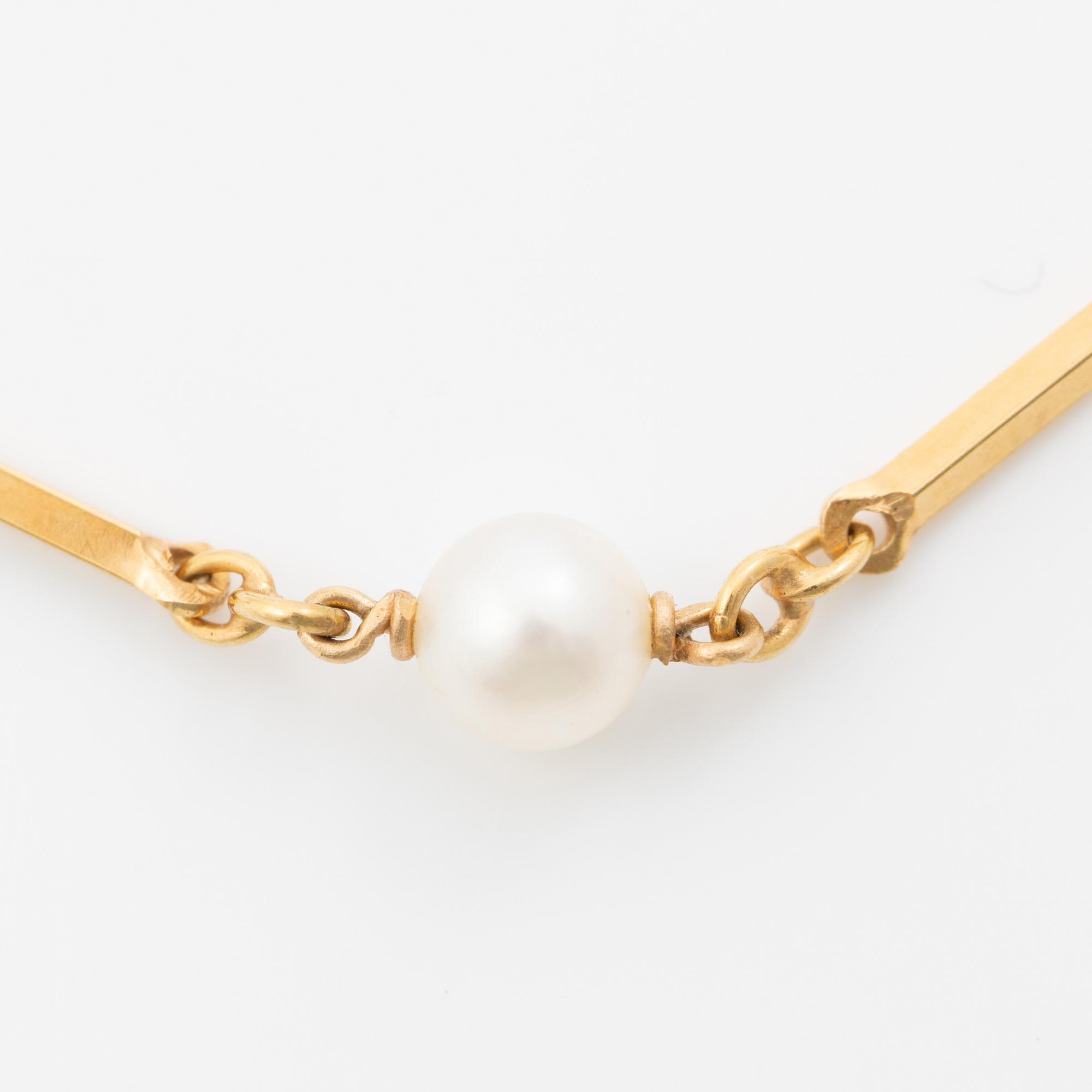 Necklace, 18K gold with small pearls.