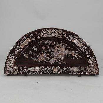 PÖYTÄ, itämainen, 1900-luku.