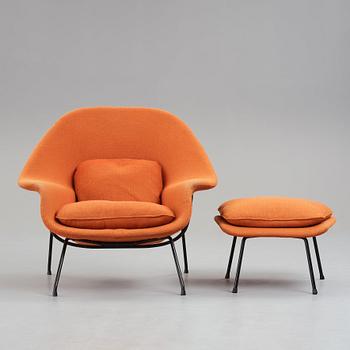 Eero Saarinen, "Womb chair", fåtölj med fotpall, sannolikt licenstillverkad för Nordiska Kompaniet 1960-tal.