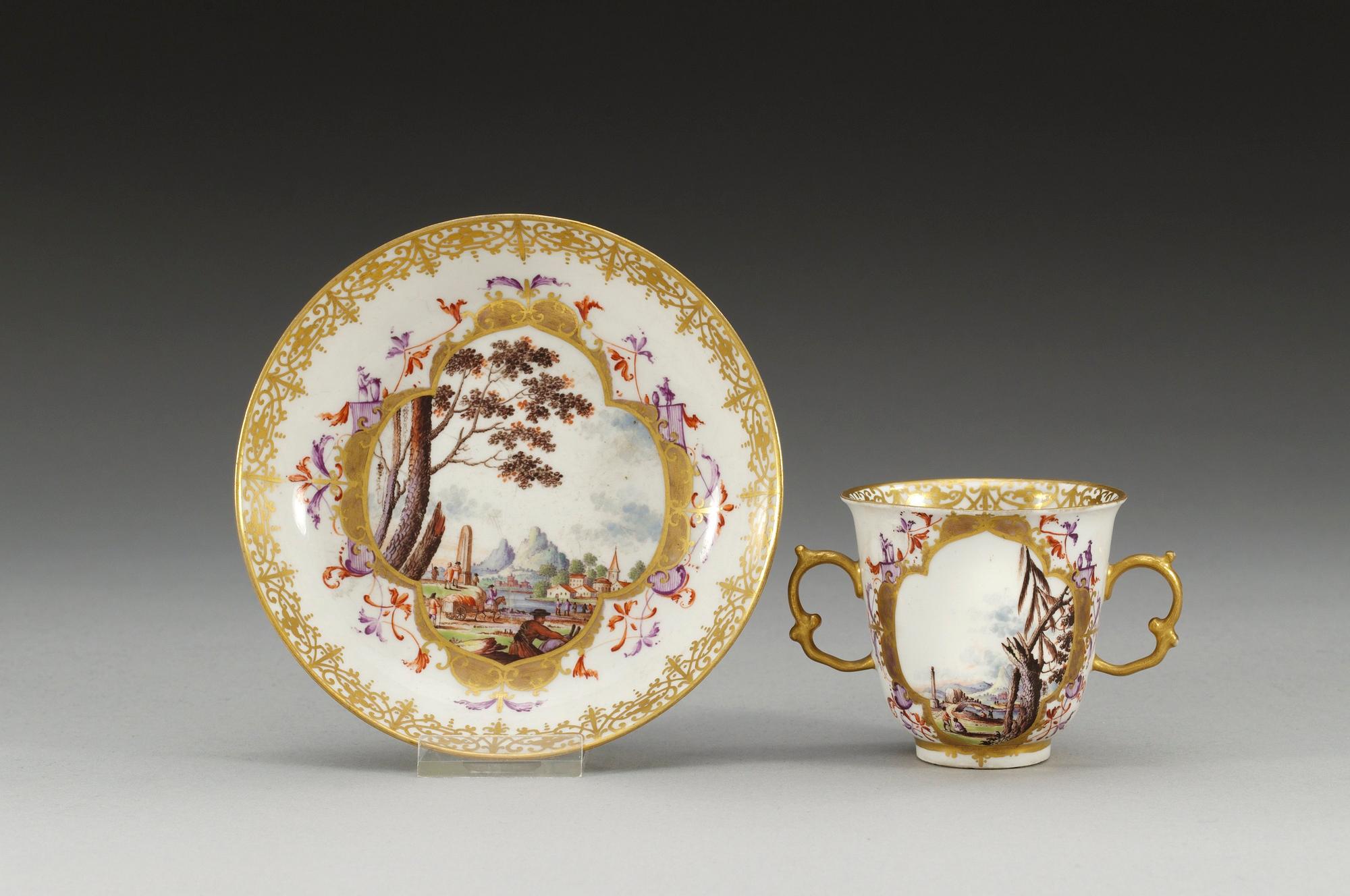 KOPP med FAT, porslin. Meissen, 1700-talets  första hälft.