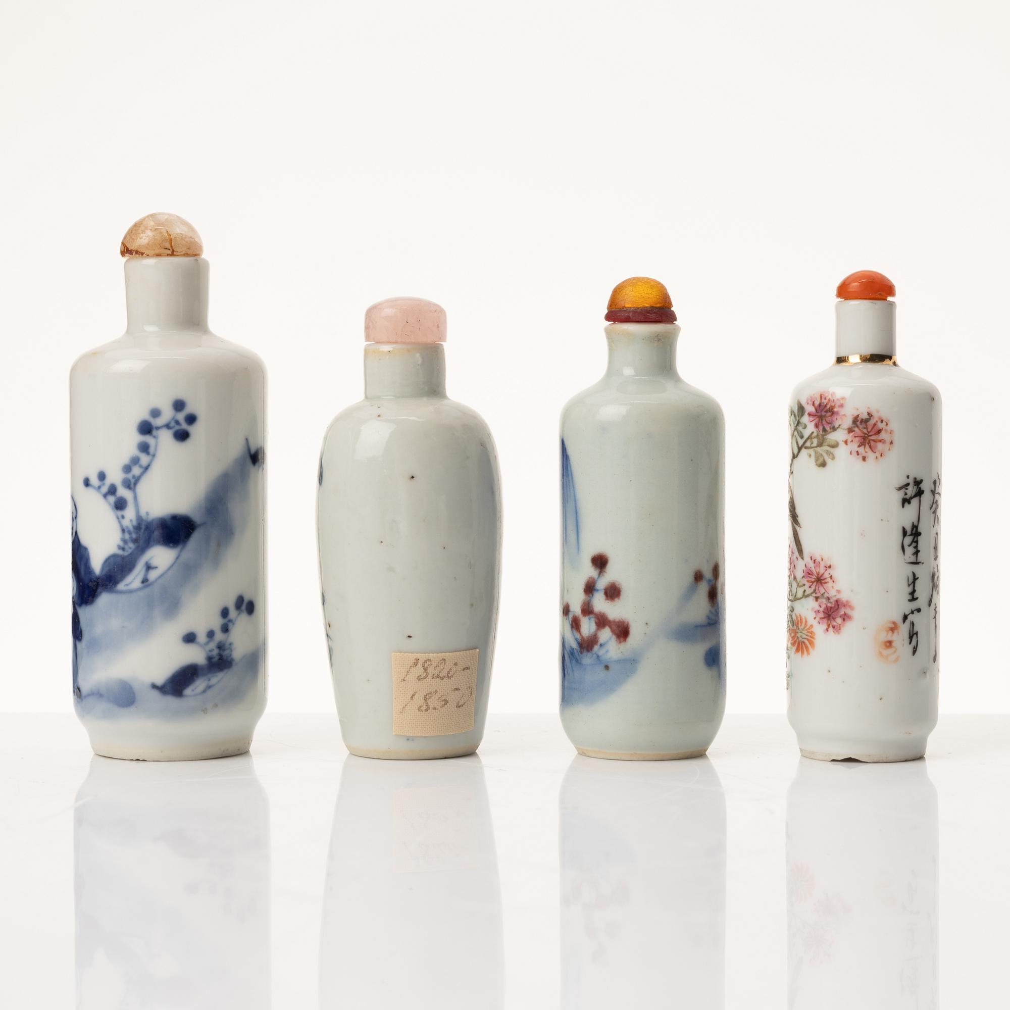 A group of seven Chinese porcelain snuff bottles, late Qing dynasty and 20th century.