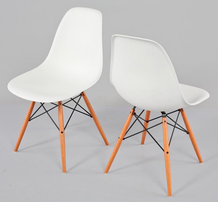 STOLAR, 2 st, "Plastic chair", Charles & Ray Eames, Vitra, 2000-tal.