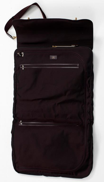 LOUIS VUITTON, a 'Gibeciere' garment cover.