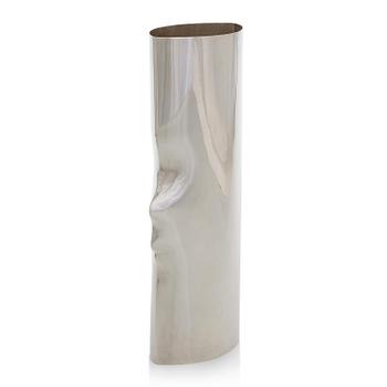 Pekka Piekäinen, A sterling silver vase, J.A. Tarkiainen, Helsinki 1988.
