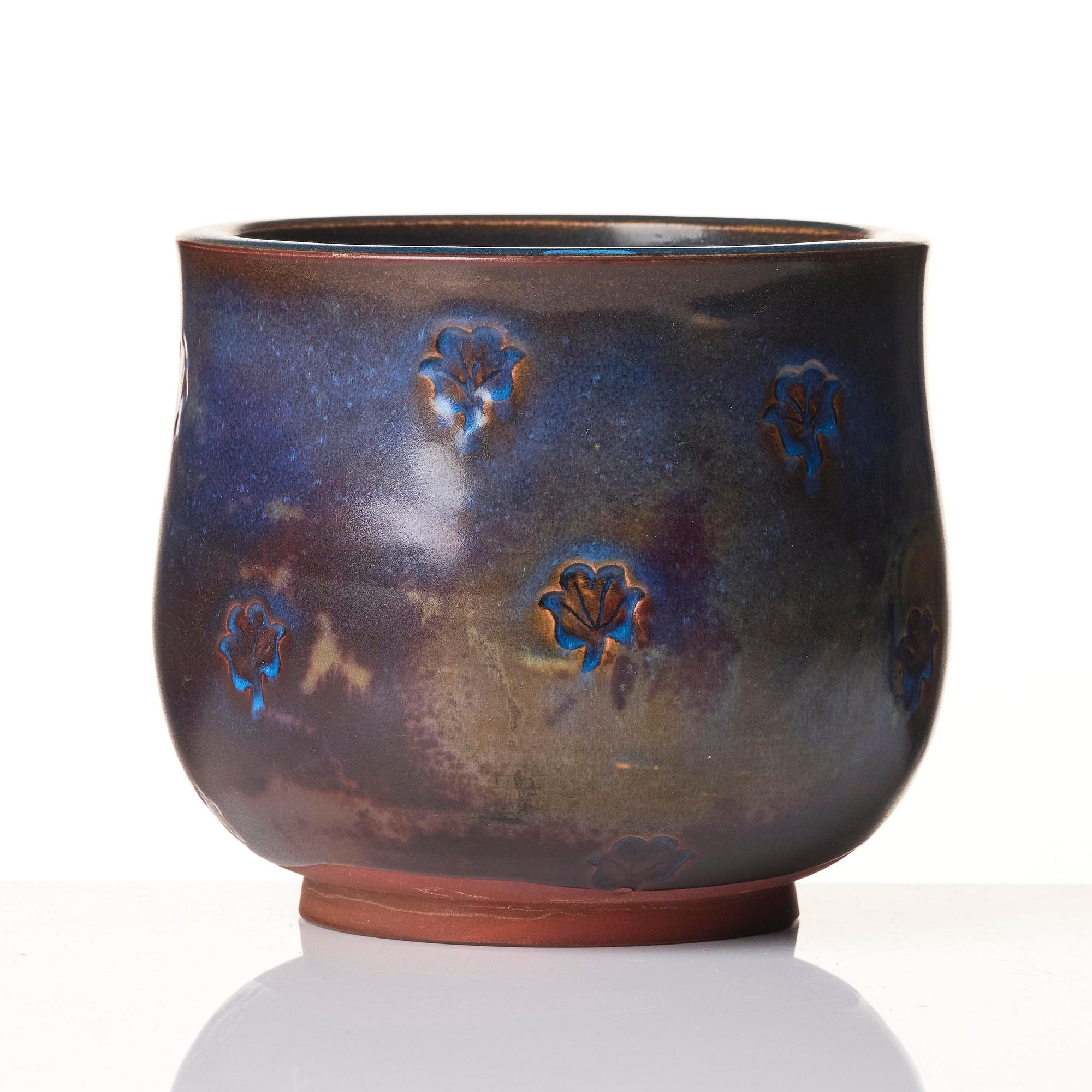 Wilhelm Kåge, a set of two early Farsta stoneware bowls, Gustavsberg 1933 and 1936.