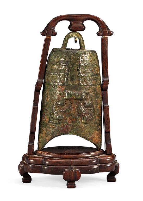 A bronze bell, Ming dynasty (1368-1644).