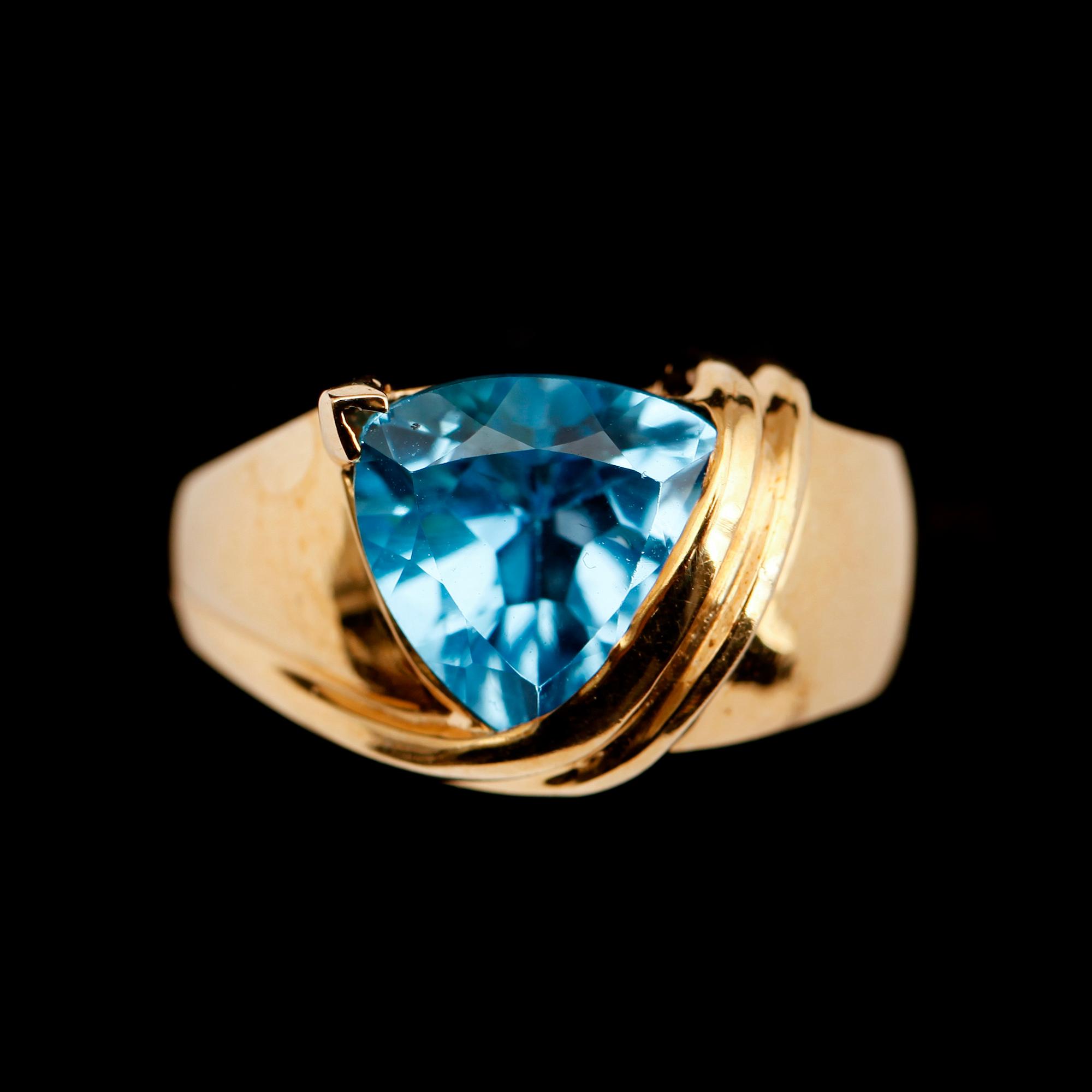RING, 10 k guld, topas ca 4.30 ct.