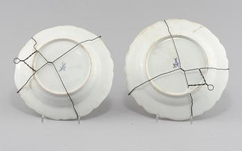 TALLRIKAR, 2 st, porslin, Meissen, möjligen 1700-tal.