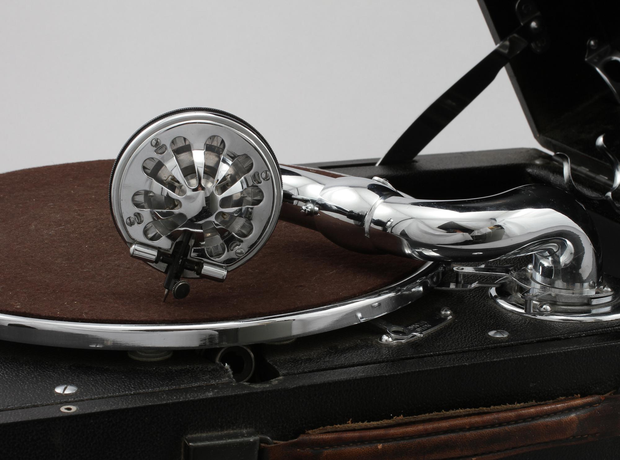 RESEGRAMMOFON, His Master's Voice, 1900-talets andra kvartal.