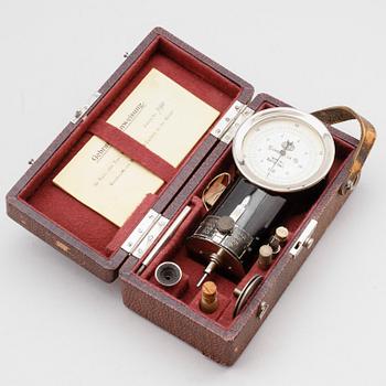 TACHOMETER, metall, 1900-talets första hälft.