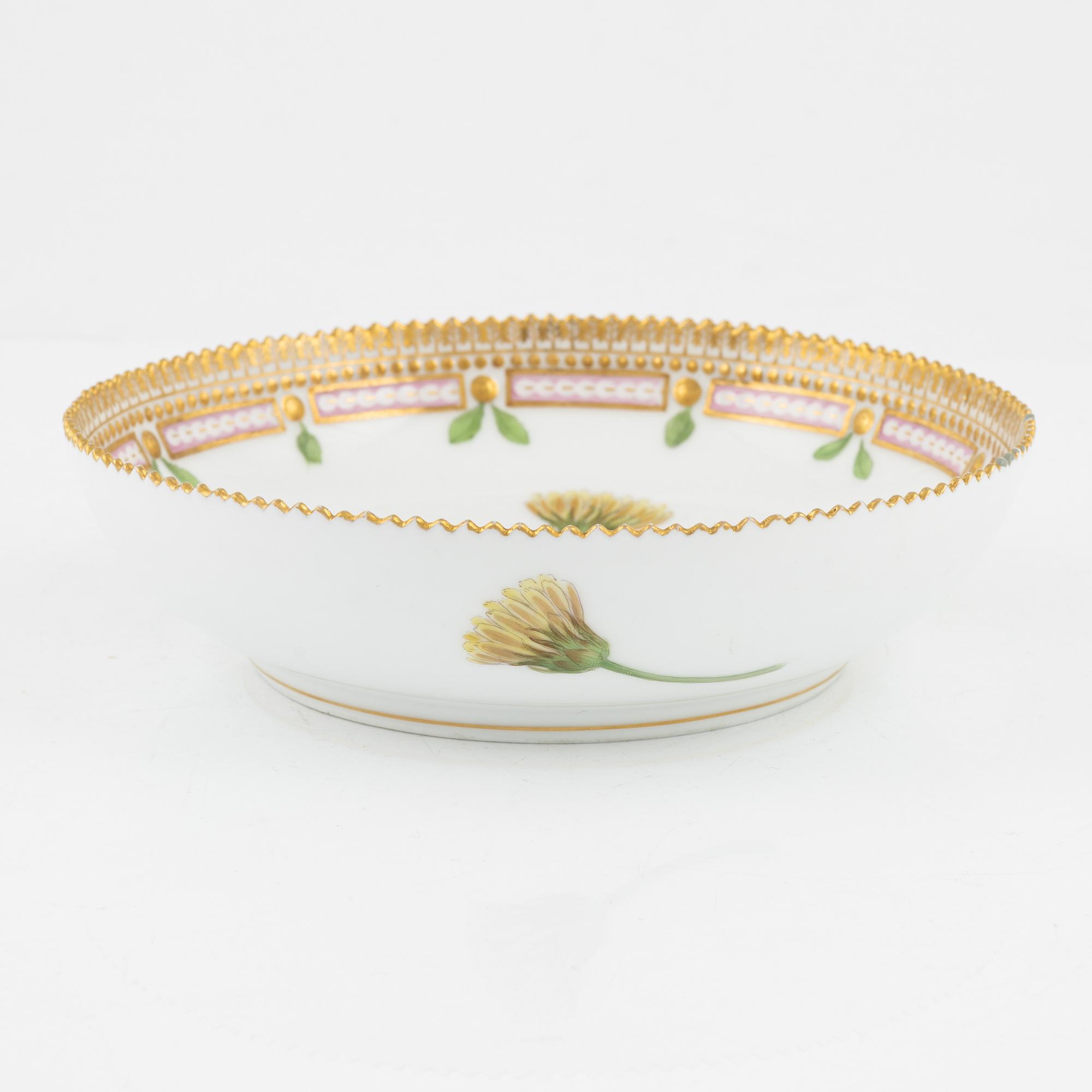 A Royal Copenhagen 'Flora Danica' serving dish, Denmark, 20th century.