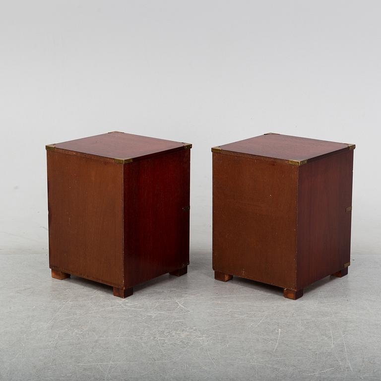 A pair of mahogany bedside tables, England second half of the 20th century.