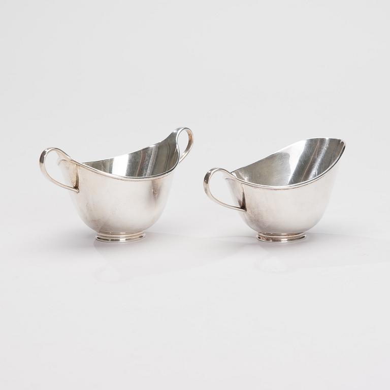 SOCKERSKÅL och GRÄDDSNÄCKA, sterling silver, Väinö Hamara, Helsingfors 1959. Tot. vikt ca 183 g.
