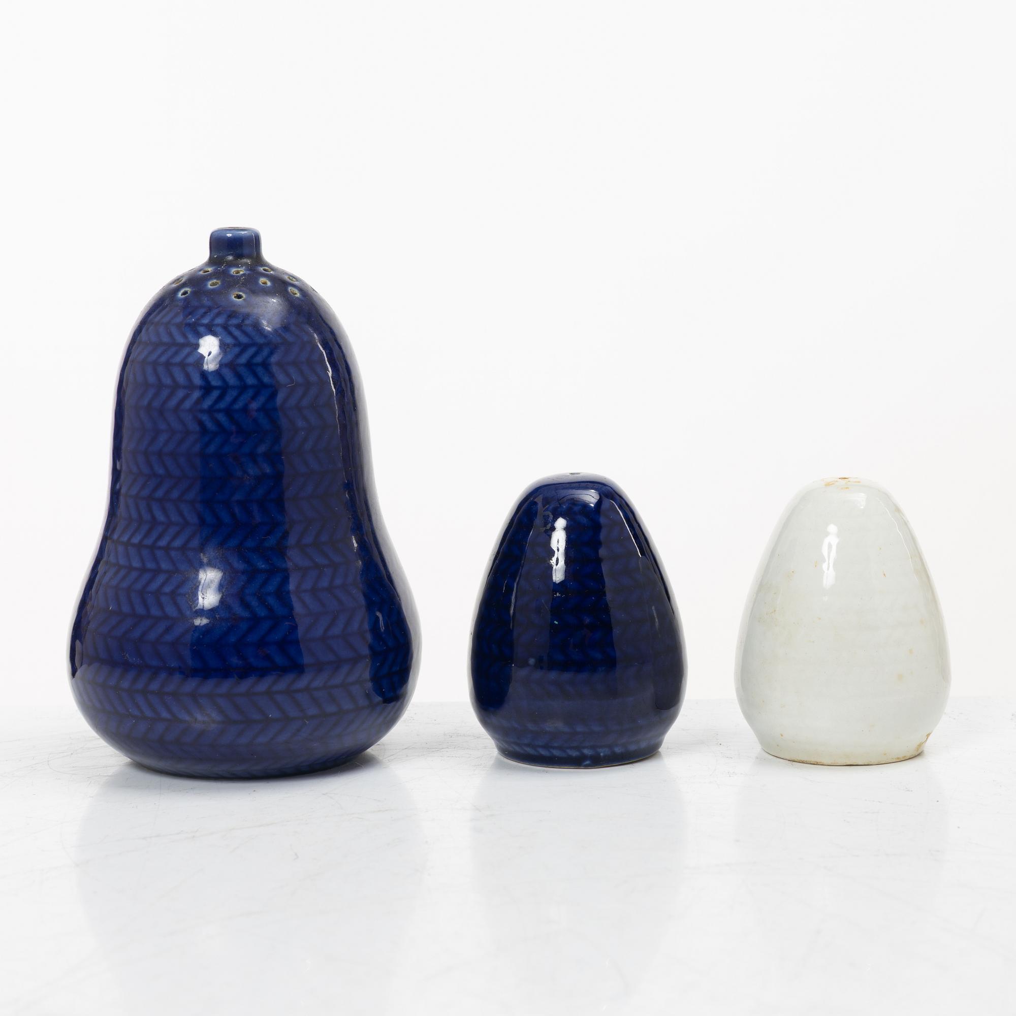 Hertha Bengtson, A 92-piece dinner service, 'Blå eld', Rörstrand, Sweden.