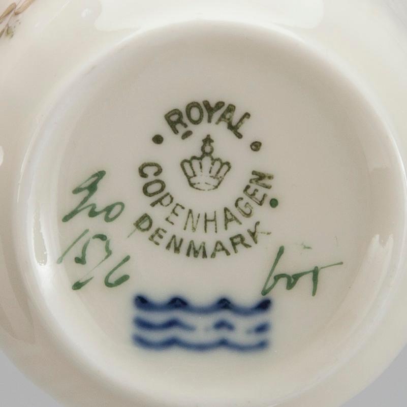 KAHVIKUPPEJA, 8 kpl, posliinia, Royal Copenhagen.