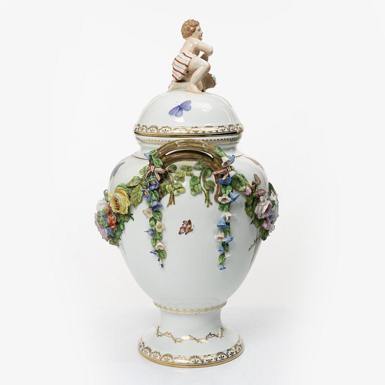 Royal Copenhagen, An ornamental urn, porcelain, Denmark, 19th century.