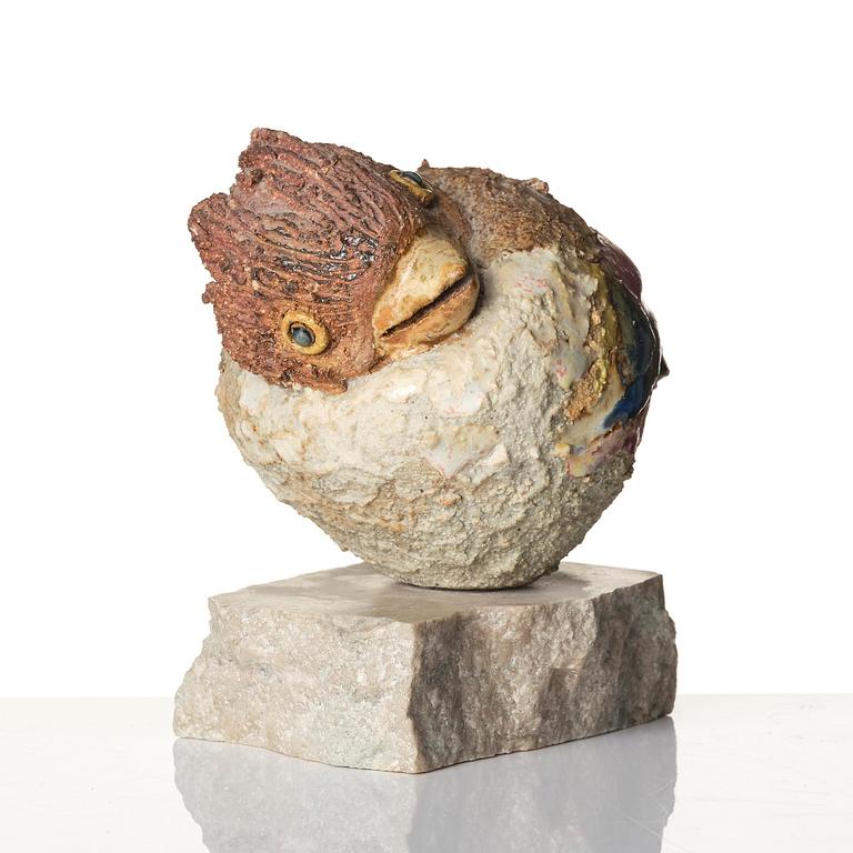 Tyra Lundgren, skulptur, chamotterat stengods, fågel, egen ateljé, Bredkvie, Gotland.