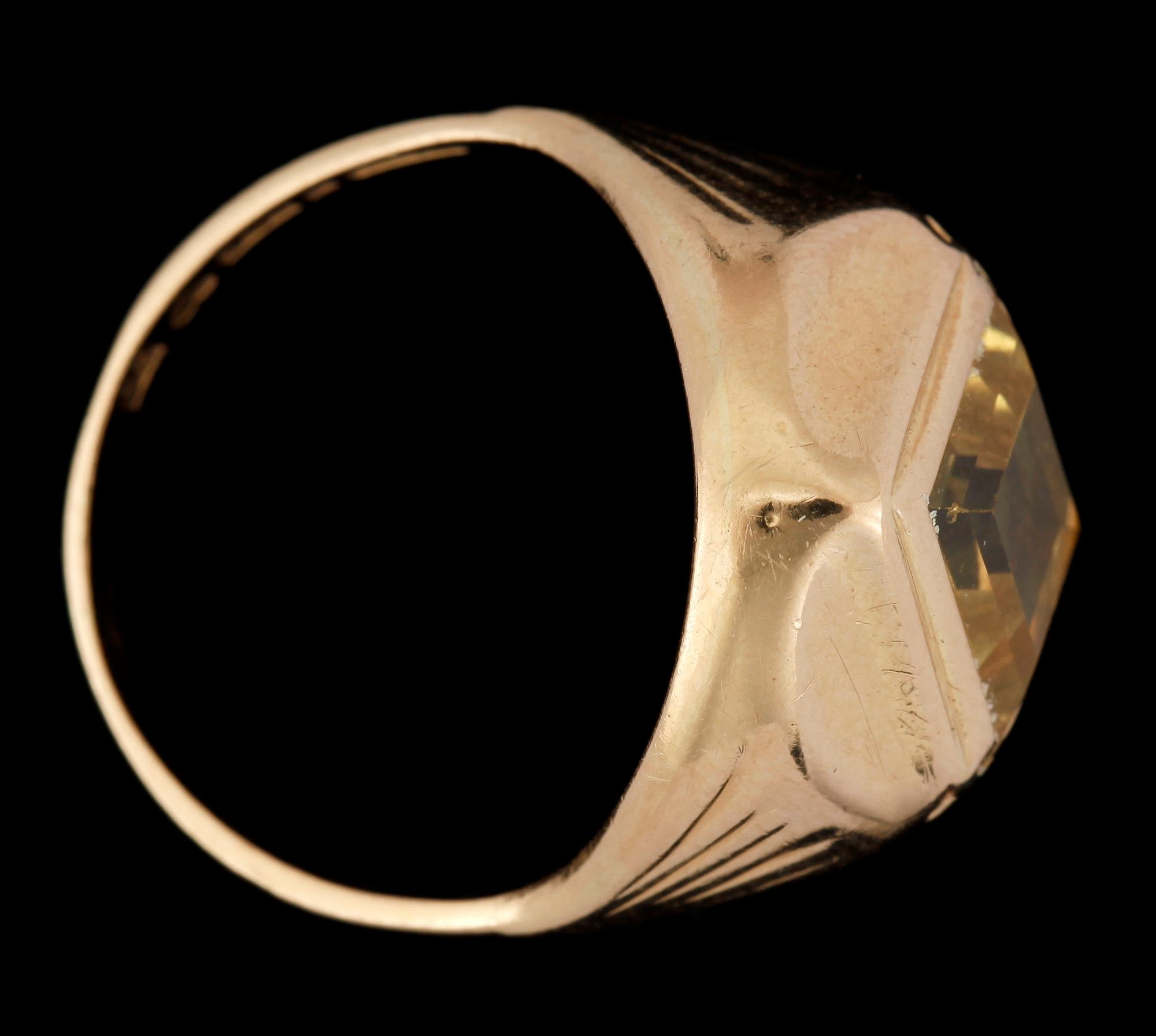 RING, 18K och troligen en fantasislipad krysoberyll, G. Dahlgren & Co, Malmö, 1957.