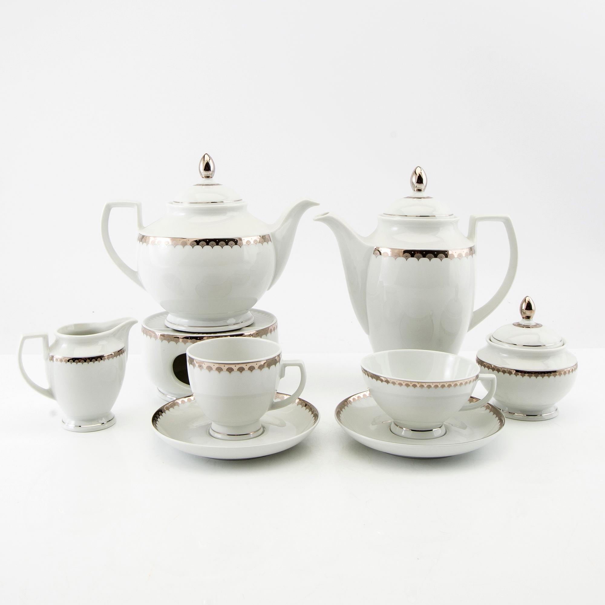 Sigvard Bernadotte, service approximately 95 pcs "Marianne", Christineholm, Fyrklövern late 20th century porcelain.