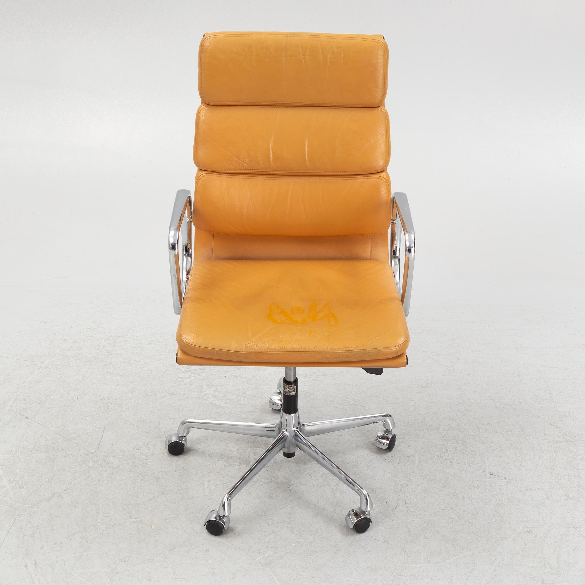 Charles & Ray Eames, desk chair, "EA217 Soft Pad Chair", Vitra. Bukowskis