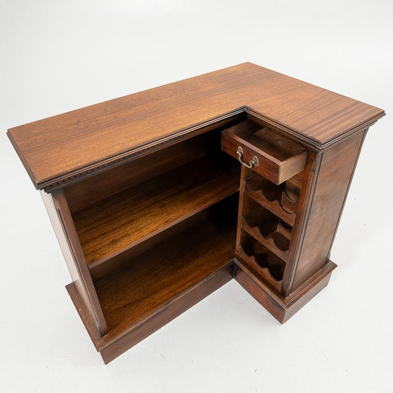 Bar counter, English style, 20th century.