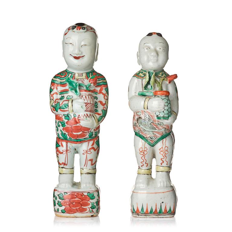 Figuriner, två stycken, porslin. Qingdynastin, Kangxi (1662-1722).