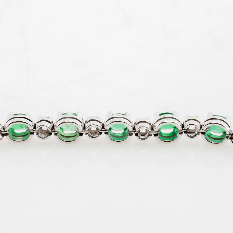 Armband 18K vitguld med runda briljantslipade diamanter.