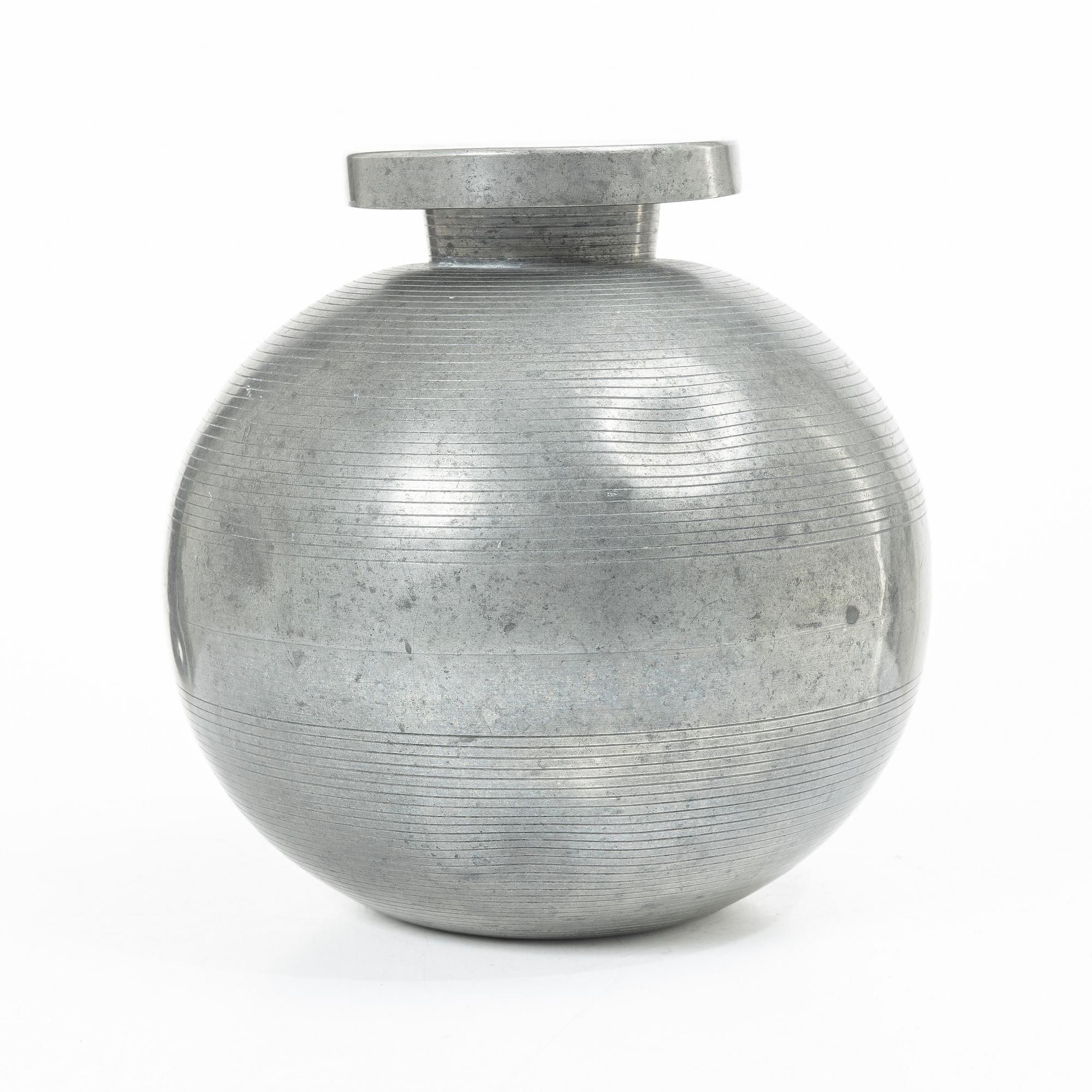 Sylvia Stave, Vase, pewter, model 5496, C.G. Hallberg, Stockholm, 1936.