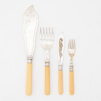 Fish cutlery in case, silver plate, England (25 pieces).