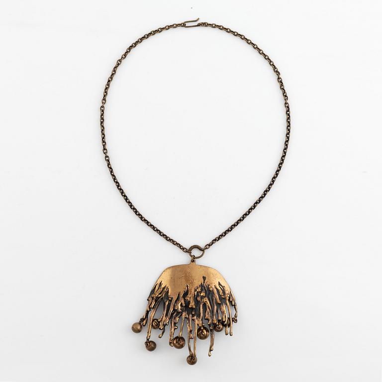 Pentti Sarpaneva, bronze organic pendant with chain, Finland 1960's.