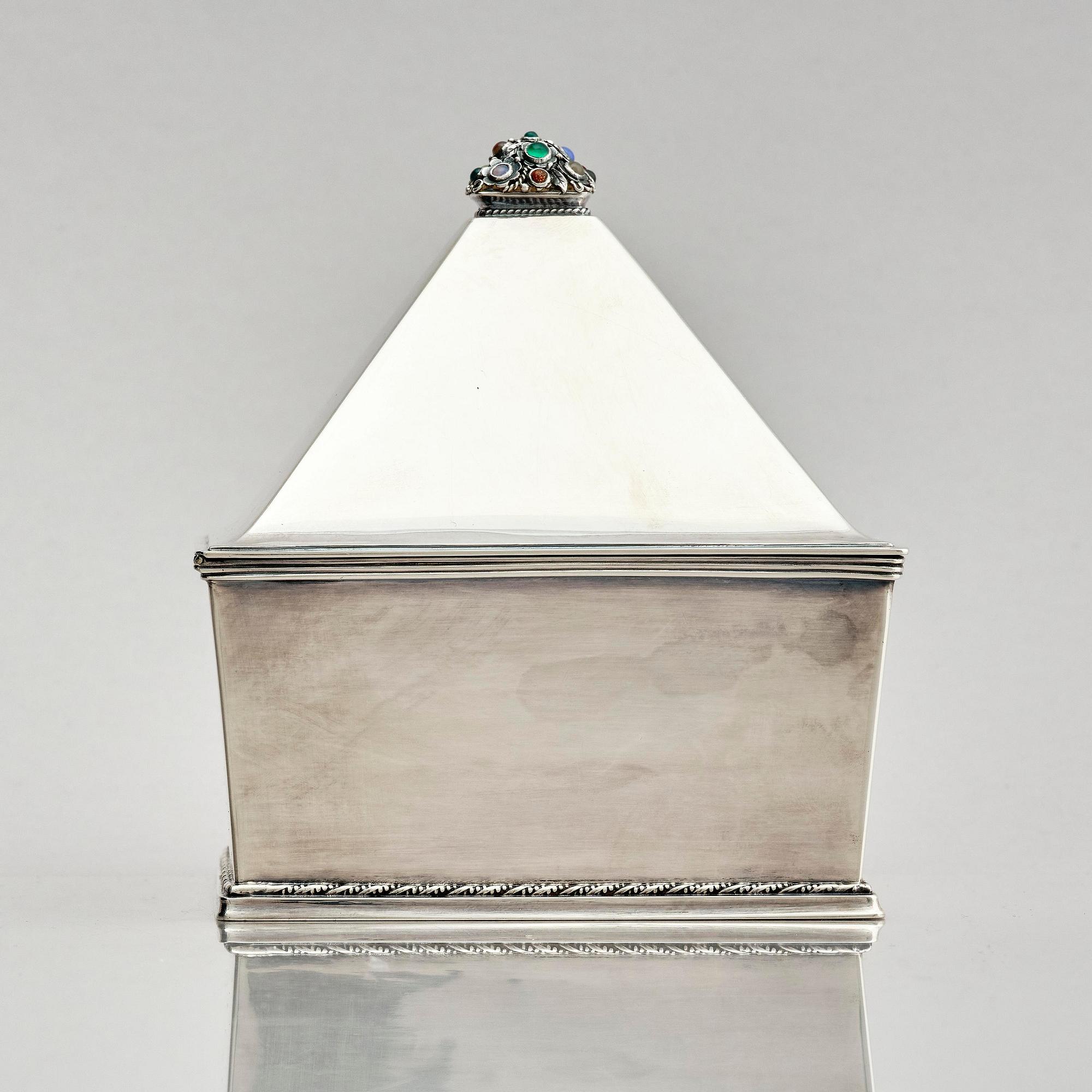 Sven-Arne Gillgren, a sterling silver box, GAB, Stockholm, Sweden 1948.