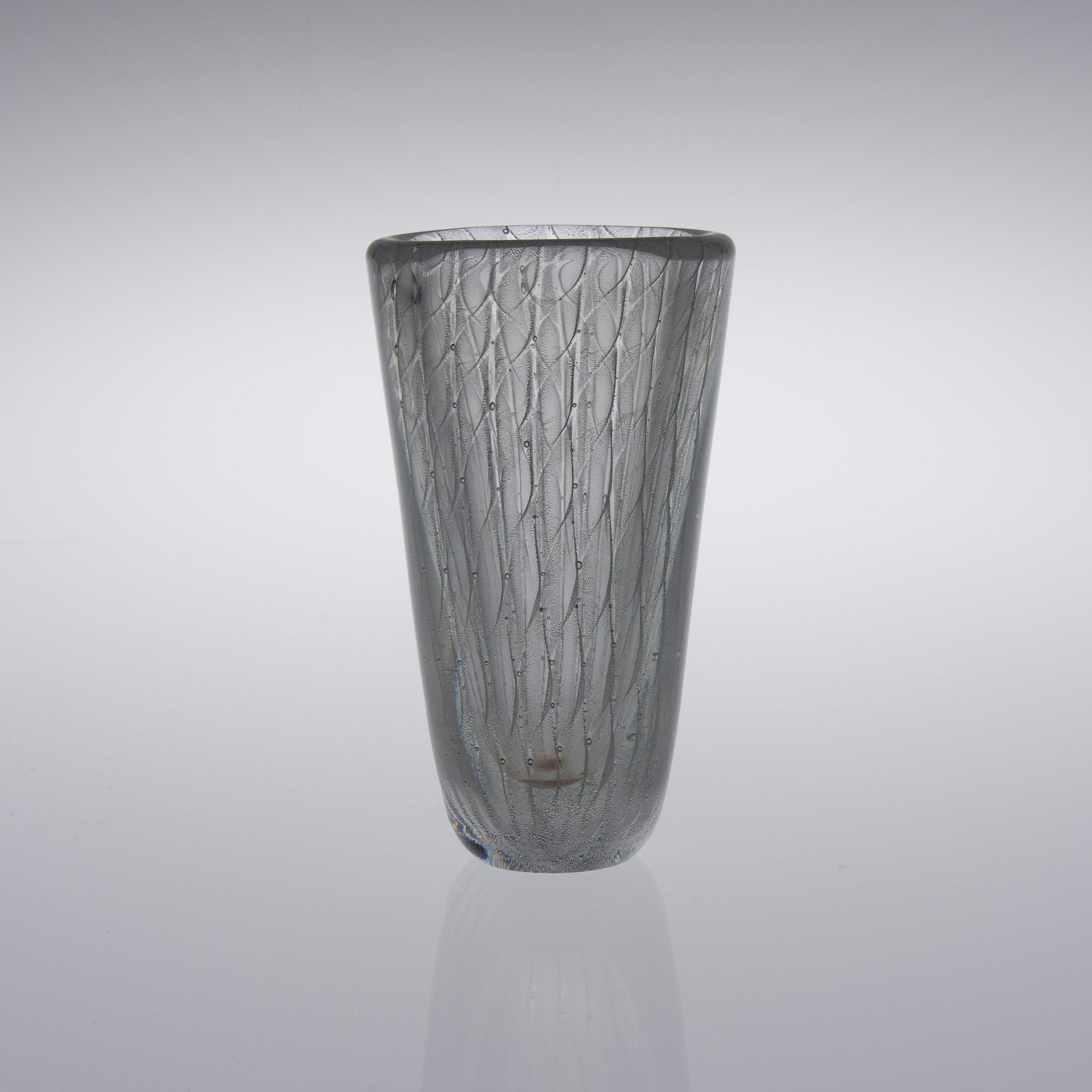 VAS, glas, "Harso KF 108", signerad K. Franck Nuutajärvi Notsjö -57.