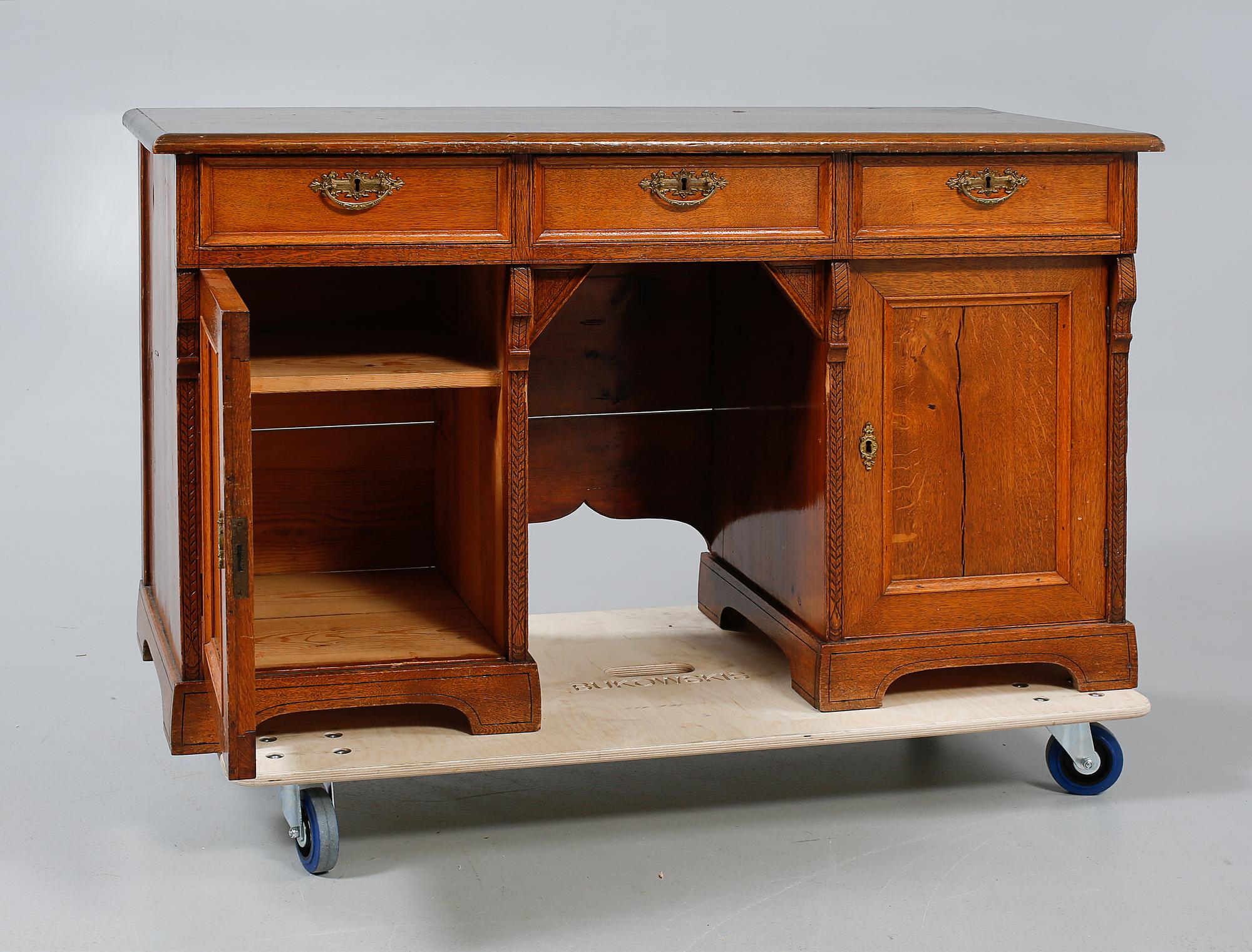 SKRIVBORD, 1900-talets början.